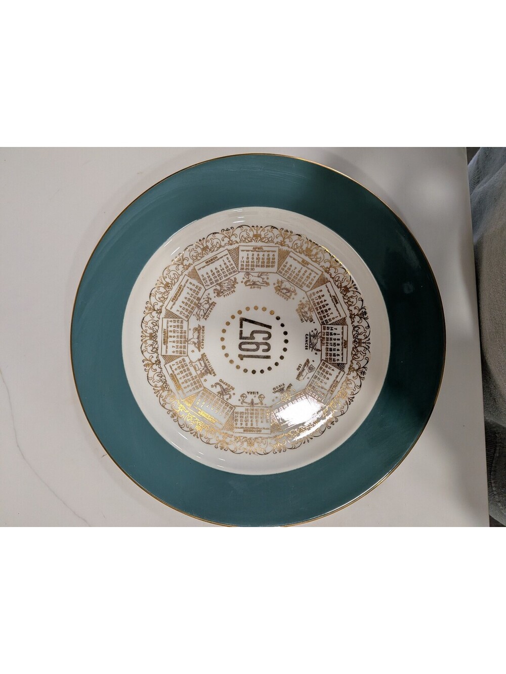 Homer Laughlin 1957 Calendar Collector Plate Green White Gold Trim 10 in USA